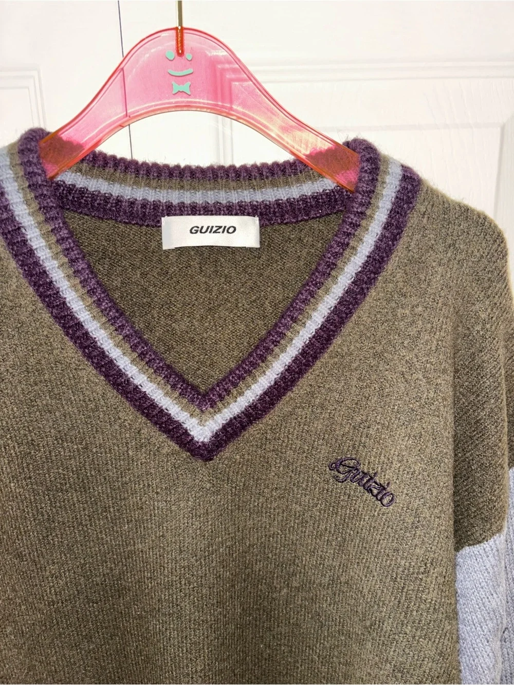 Danielle Guizio Varsity V-neck jumper - Picture 4 of 6
